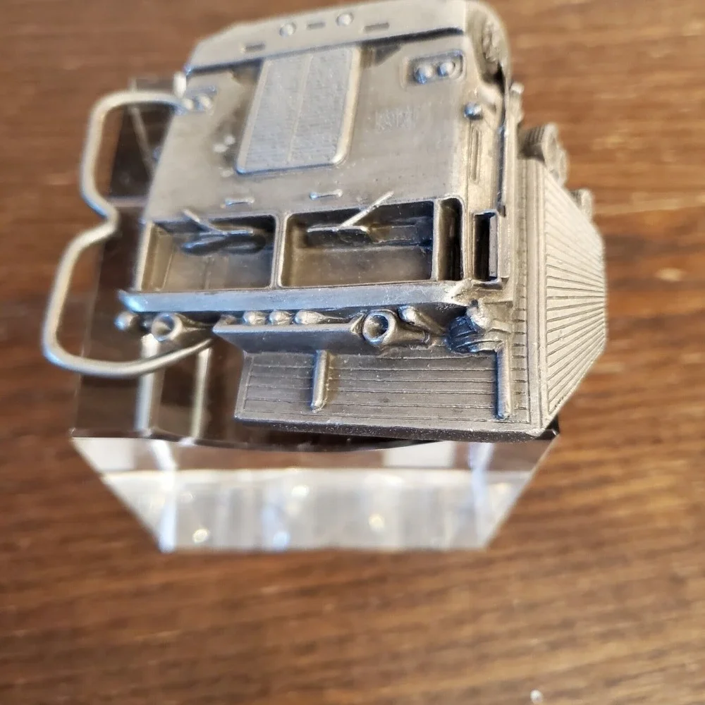VINTAGE SEMI‎ TRUCK DESIGN SILVER TONE BELT BUCKLE - DATED 1978 HEAVY B-38 USA